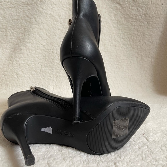 Black ankle booties - Picture 5 of 9